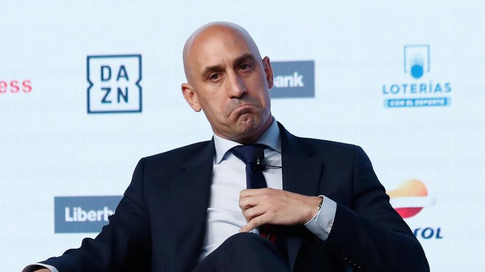 Luis Rubiales wurde schuldig gesprochen, die Fussballspielerin Jenni Hermoso sexuell belästigt zu ...