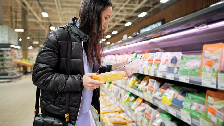 REUPLOAD: Supermarkt: Darum solltest du deinen Kassenbon besonders montags prüfen
