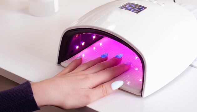 UV-Nagellack, UV.Lampe, Maniküre
