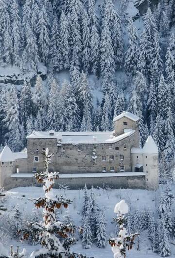 Schloss Naudersberg