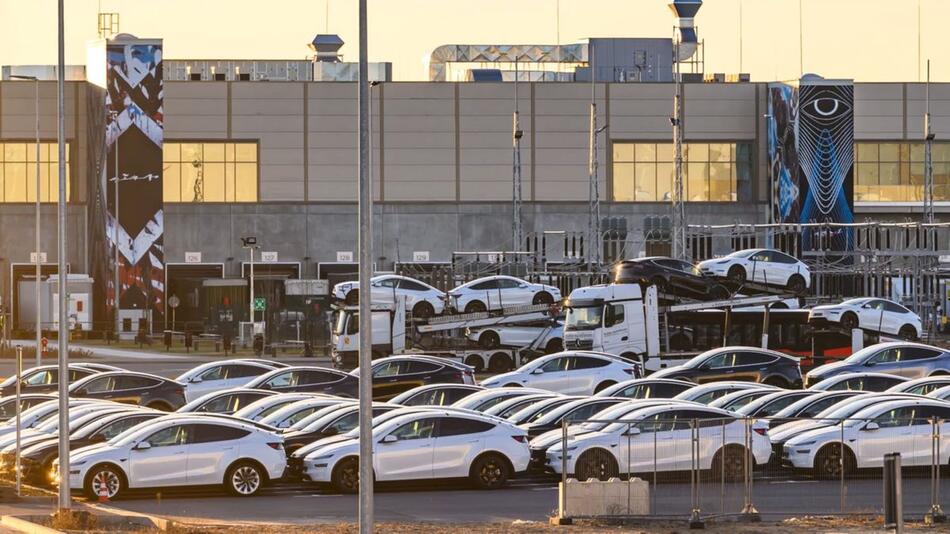 Tesla-Auslieferungen sinken: Absatzrückgang trotz neuem Model-Y