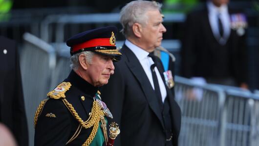 König Charles, Andrew