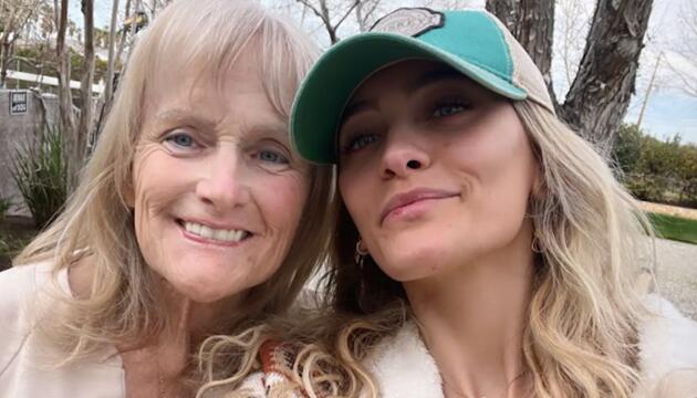 Paris Jackson spricht über ihre Mutter Debbie Rowe