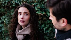 "Unter uns": Naomi (l.) beginnt zu realisieren, in welcher Lüge sie all die Jahre gelebt hat.