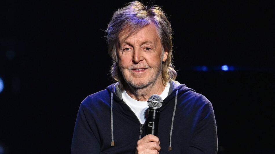 Paul McCartney - hier 2023 in Australien - sieht den von ihm komponierten Song "Yesterday" mit ...