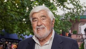 Im September 2025 feierte Mario Adorf seinen 95. Geburtstag. Dabei kam er auch auf das Thema Tod ...
