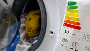 Ein Energieeffizienzklasse-Aufkleber an einer Waschmaschine