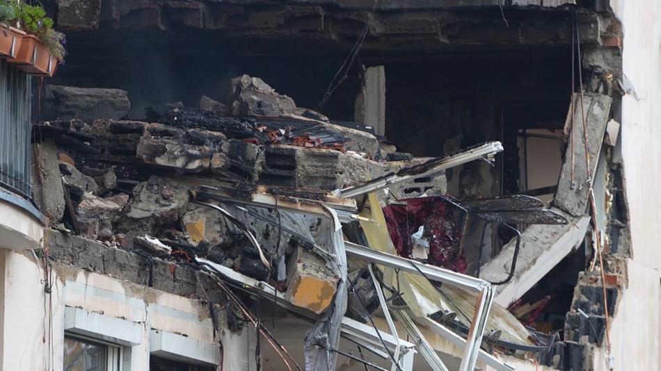 Zwei Tote, viele offene Fragen: Ermittlungen nach Explosion in Regensburg dauern an