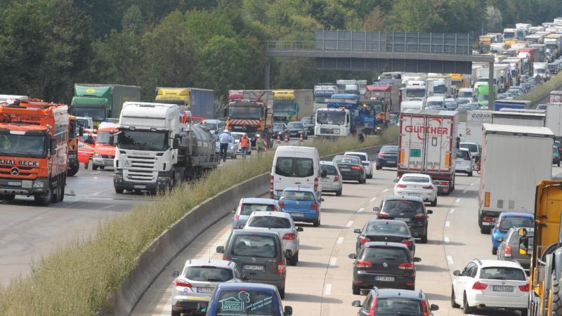 Autobahn A8 bei Leonberg