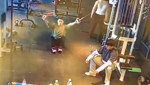 Fitness mal anders: Zwei Männer verwirren mit ungewöhnlichem Gym-Training