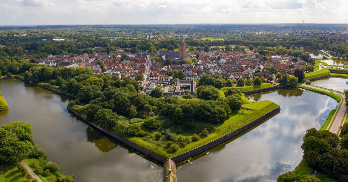 Kanonen und Kirchenkunst: Ausflug zur Festungsstadt Naarden