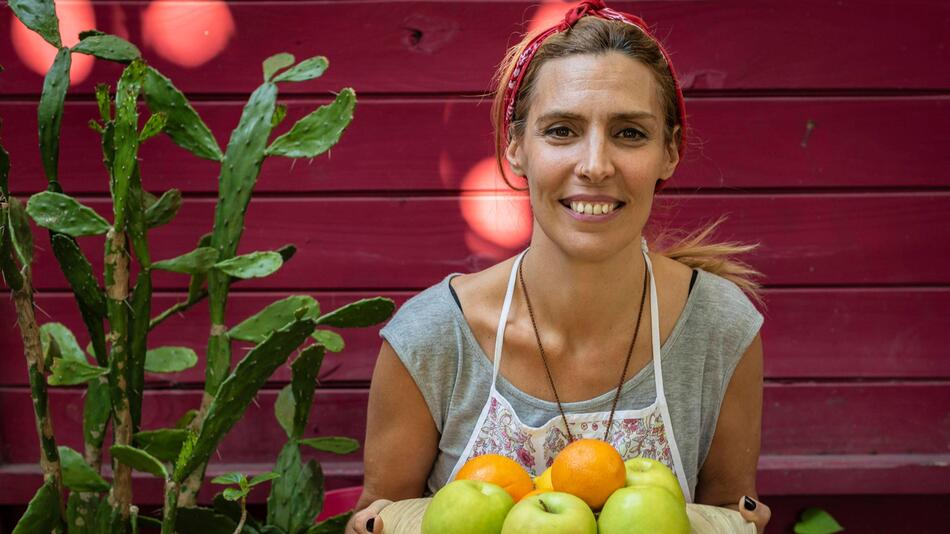 Frau mit Obst