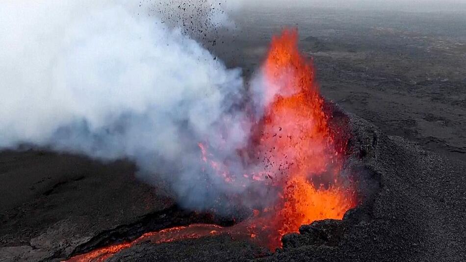 Faszinierendes Naturspektakel: Vulkan auf Island wird zum Touristenmagnet