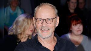 Reinhold Beckmann hat die Fussballberichterstattung im deutschen Fernsehen über zwei Jahrzehnte ...