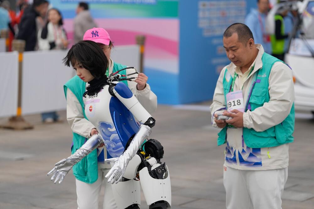 Roboter-Halbmarathon in Peking