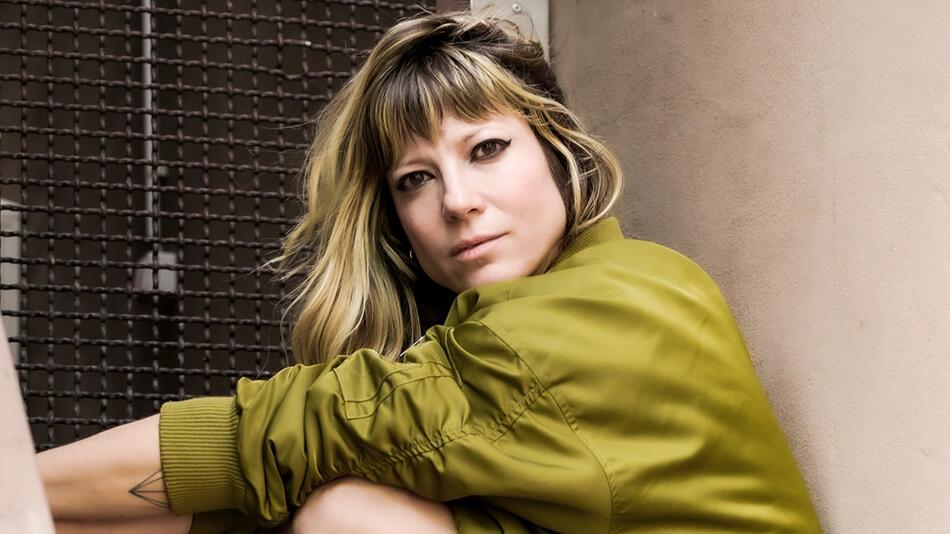 Mieze Katz veröffentlicht ihr Solo-Projekt "dafür oder dagegen".