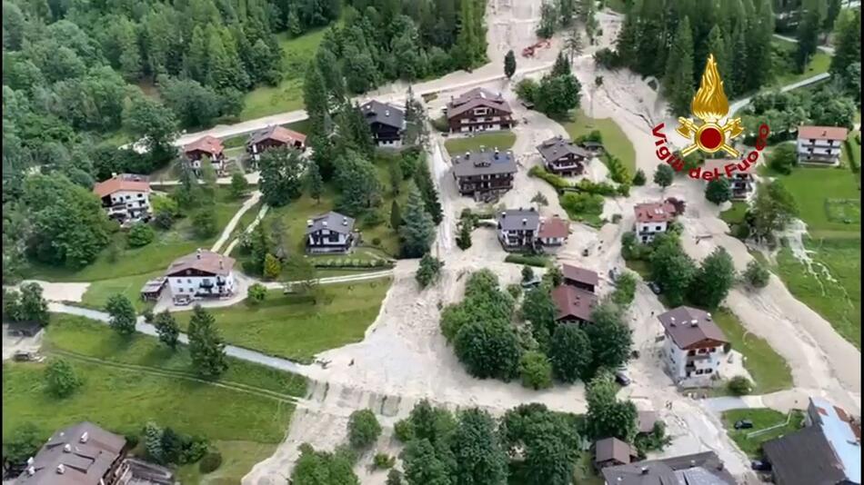 Erdrutsch in Dolomiten: Schlammlawine beschädigt zahlreiche Häuser