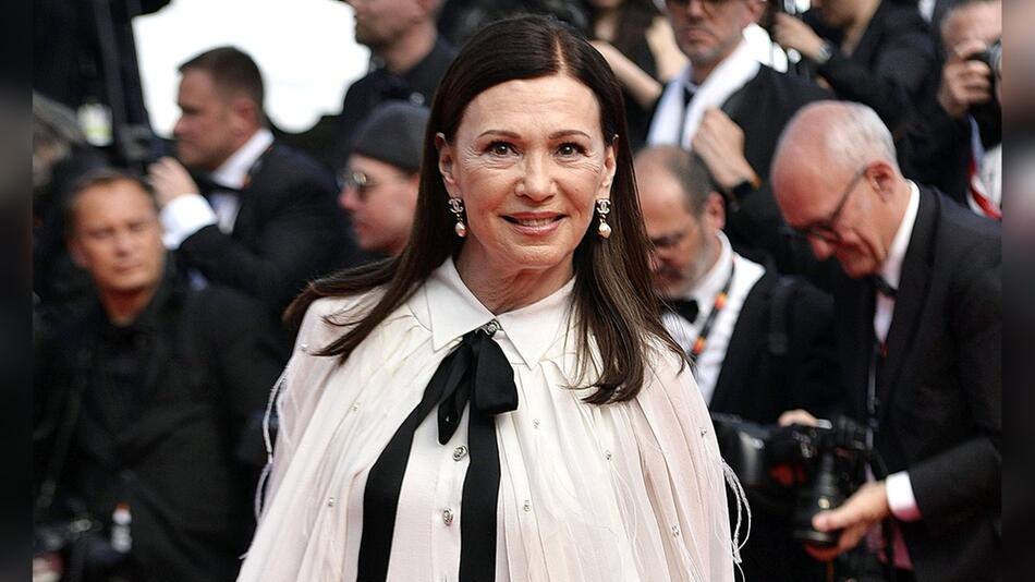 Schauspielerin und Modeikone Iris Berben feiert am 12. August ihren 75. Geburtstag.