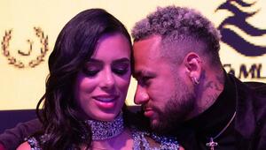 Bruna Biancardi und Neymar sind - mit Unterbrechungen - seit Anfang 2022 zusammen.