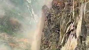 Steinschlag auf Bergstrasse – plötzlich kommt ein gewaltiger Felsen herunter