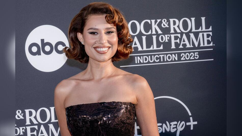 Raye F Sängerin Raye kündigt lang erwartetes zweites Album an | GMX.CH