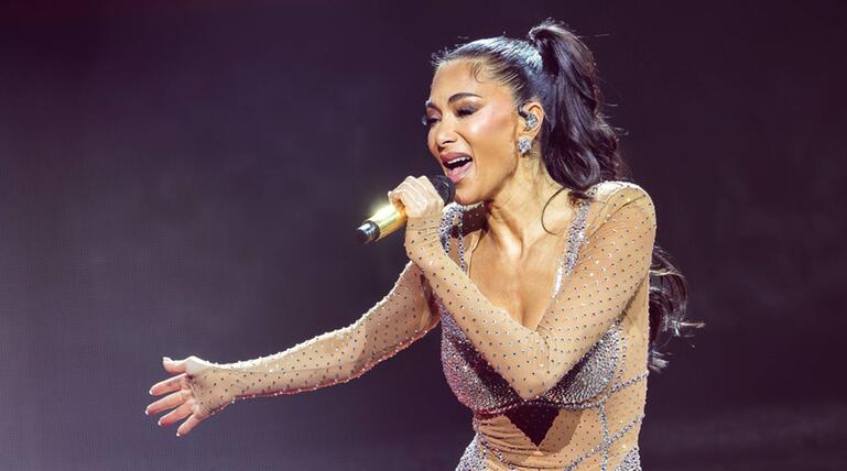 Nicole Scherzinger liess sich trotz ihres Unfalls nicht vom Performen abhalten.