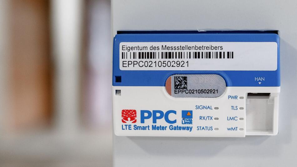 Smart-Meter-Gateway an einem digitalen Stromzähler