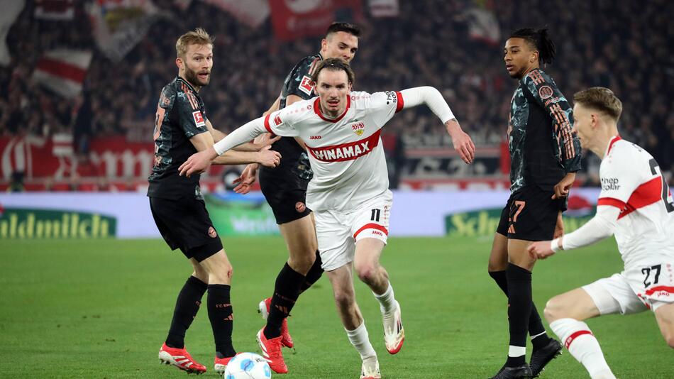 Beim Spiel des VfB gegen den FC Bayern läuft Woltemade im Februar 2025 allen davon.