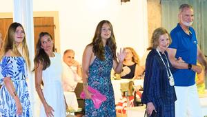 Beim privaten Familienessen auf Mallorca zeigten sich die spanischen Royals auch modisch als ...