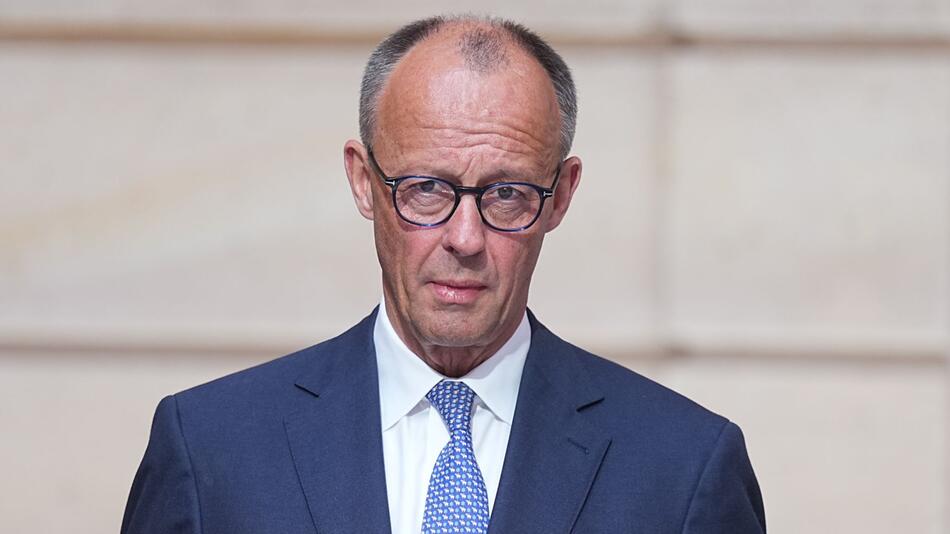 Bundeskanzler Merz reist nach Paris und Warschau