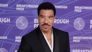 Lionel Richie ist nach einem Krankenhausaufenthalt offenbar wieder fit.