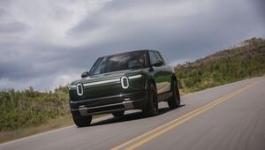 Der Rivian R2 auf einer Strasse