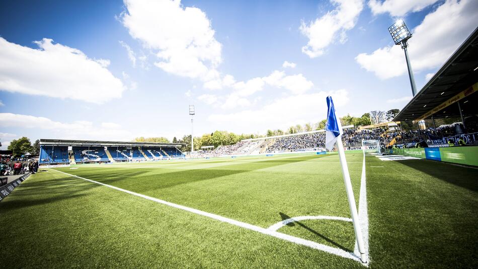 Jonathan Heimes, Darmstadt 98, Stadion, Böllenfalltor