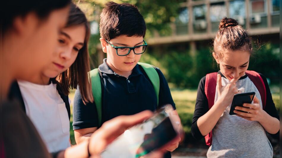 Smartphones sind unter Schülern allgegenwärtig.