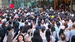 Chaos im Einkaufszentrum: Fans stürmen Meet-and-Greet mit chinesischem Schauspieler