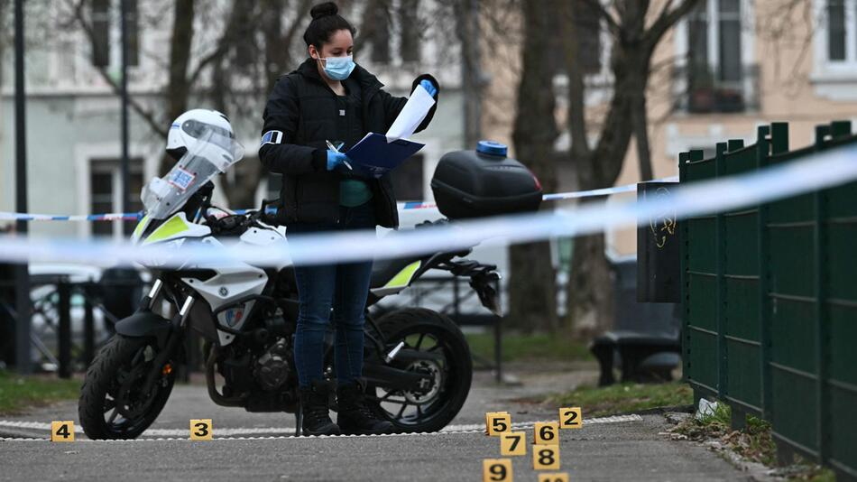 Mann greift Menschen auf Markt im Elsass an