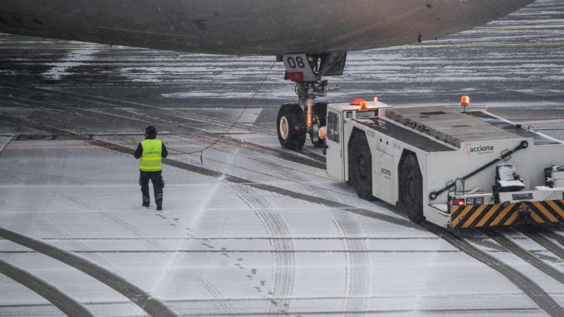 Schnee auf dem Flughafen Frankfurt