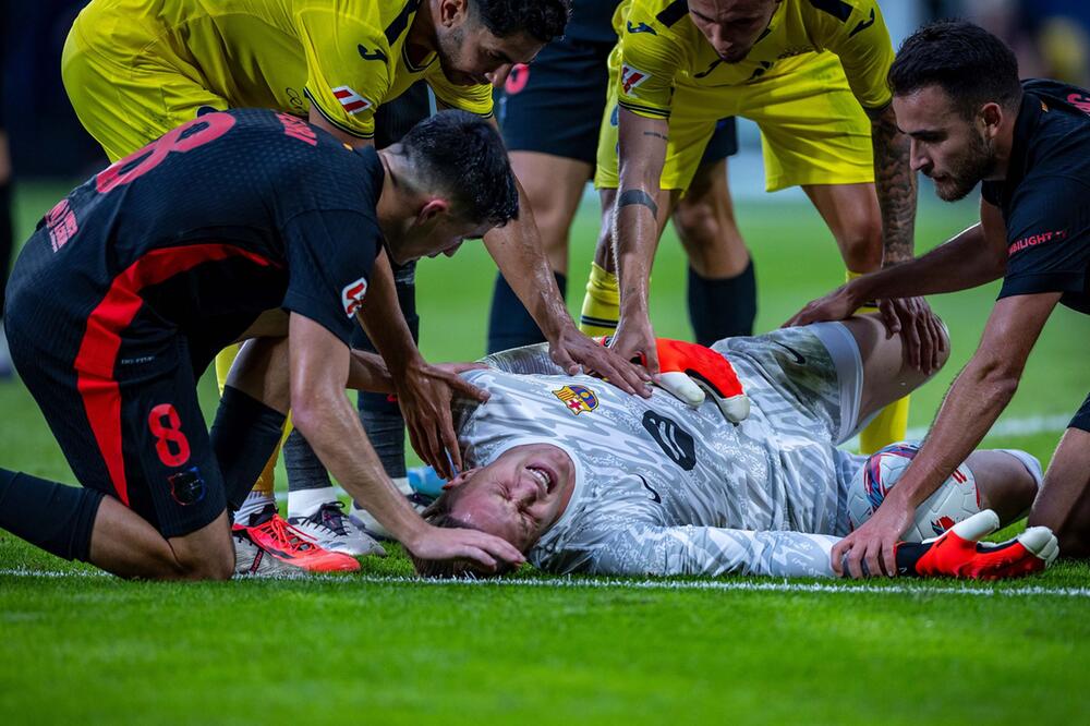 Barcelonas Torwart Marc-André ter Stegen reisst sich die Patellasehne im Knie