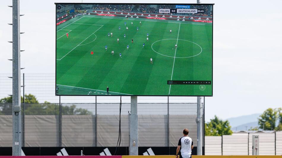 Training Fussball Nationalmannschaft Männer