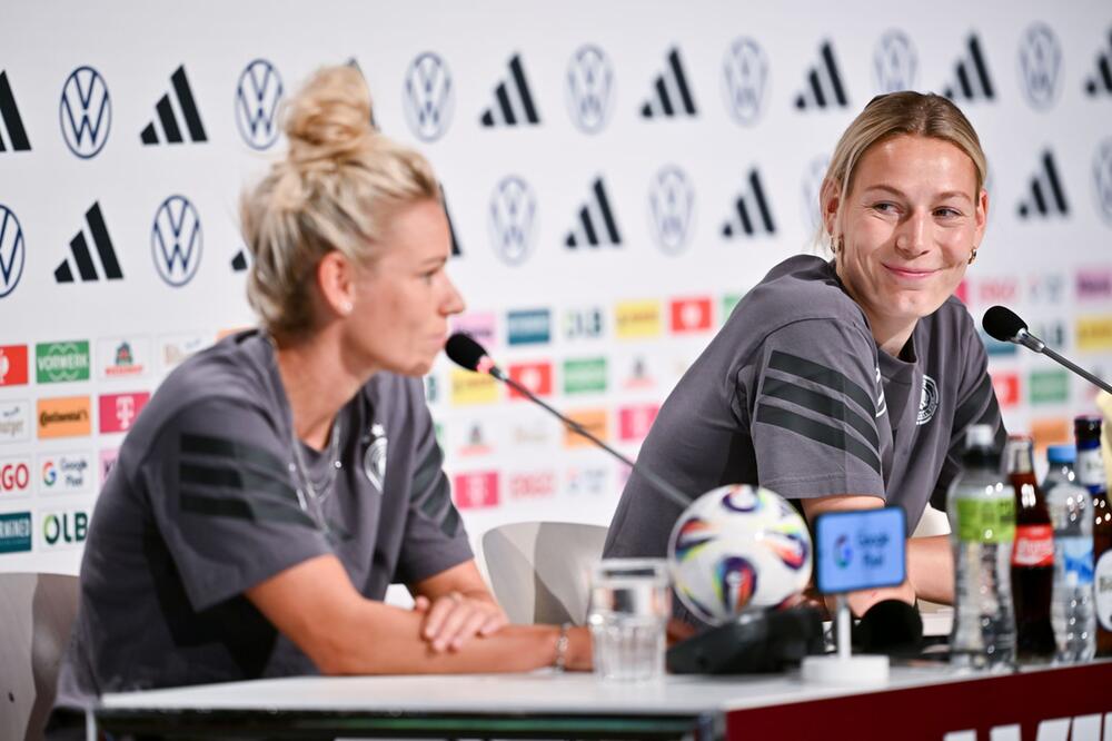 Frauenfussball-EM - Pressekonferenz Deutschland