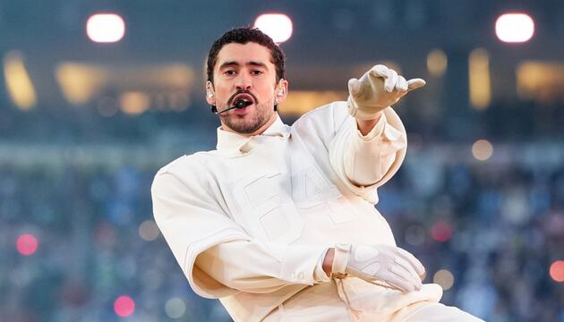 Bad Bunny während seines Auftritts beim Super Bowl 2026.