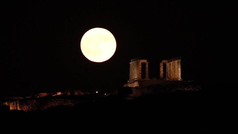 Beim Poseidon! Sommermond strahlt über Kap Sounion 