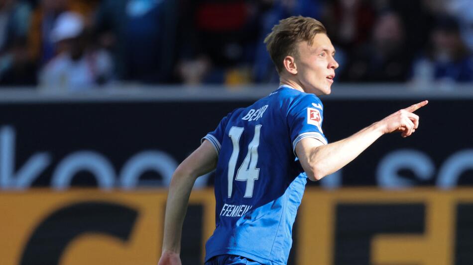 Hoffenheims Torjäger Maximilian Beier feiert einen Treffer gegen Eintracht Frankfurt