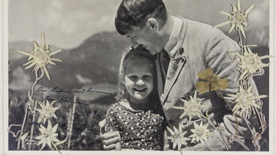 Foto mit Hitler und Bernhardine "Rosa" Nienau