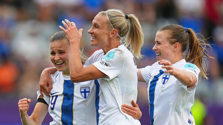 Frauenfussball EM: Island - Finnland