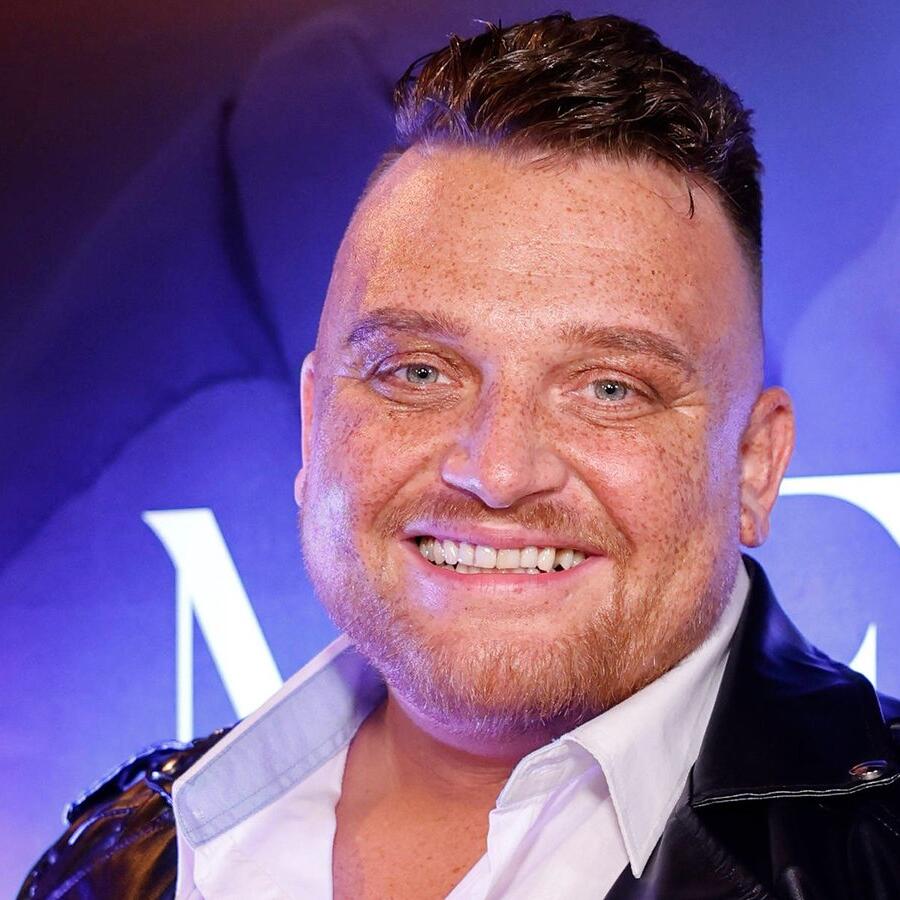 Rosiebear_1055 of leak ive been seeing Hayley twice.