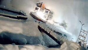 CCTV: Massive avalanche hits tourist resort in Kashmir