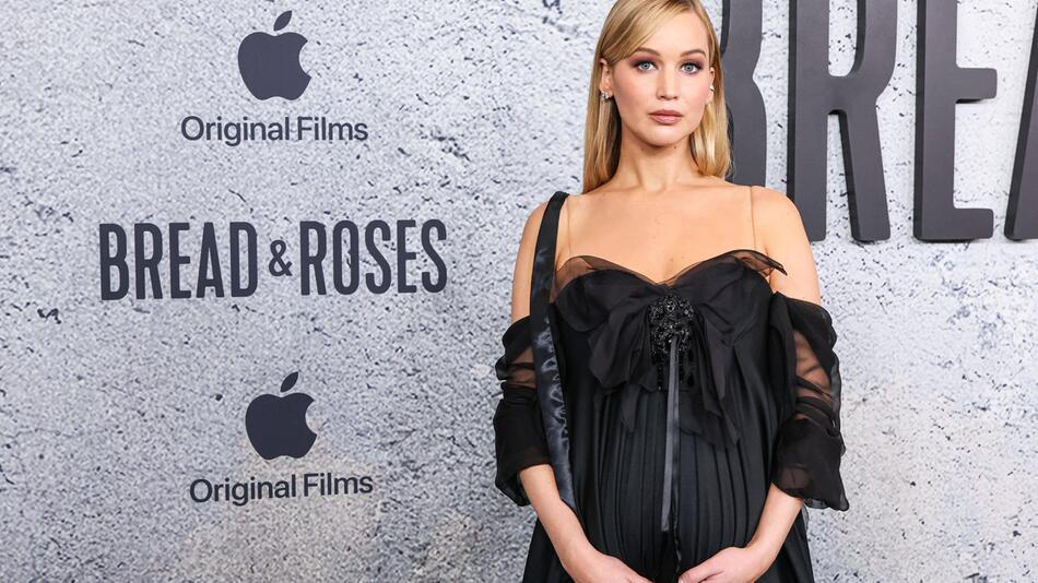 Jennifer Lawrence zeigt Babybauch