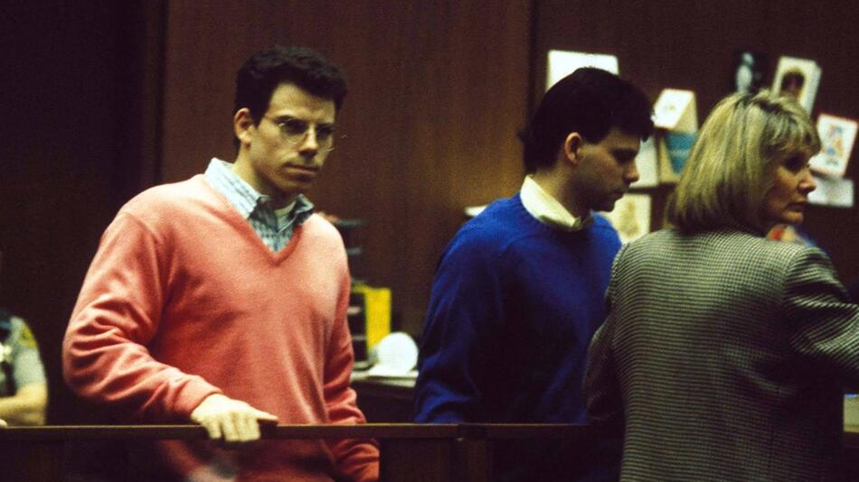 Erik (l.) und Lyle Menendez (r.) wurden 1996 für den Mord an ihren Eltern zu lebenslanger Haft ...