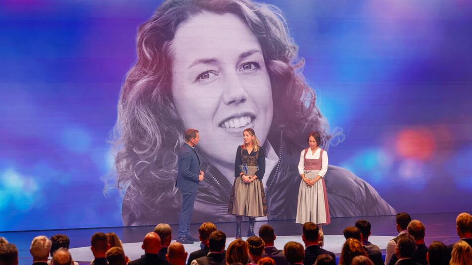 Bayerischer Sportpreis: Biathletinnen würdigen Dahlmeier